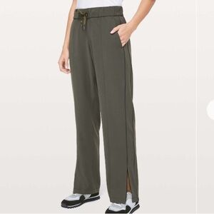 Lululemon On The Right Track pants dark olive green size 10 wide leg